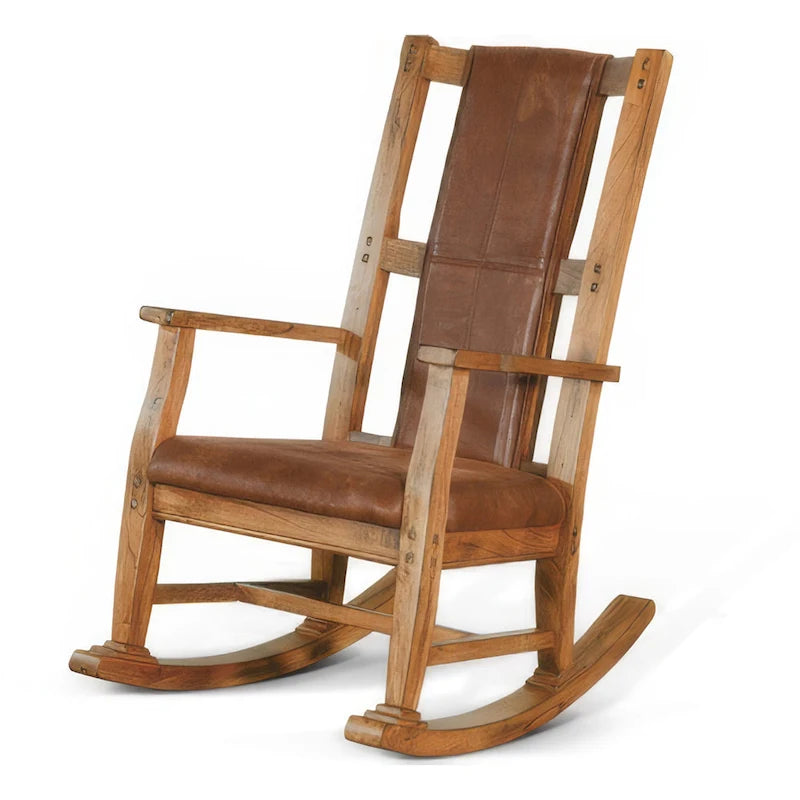 Fauteuil à bascule Mindi en bois avec assise et dossier rembourrés, finition chêne rustique
