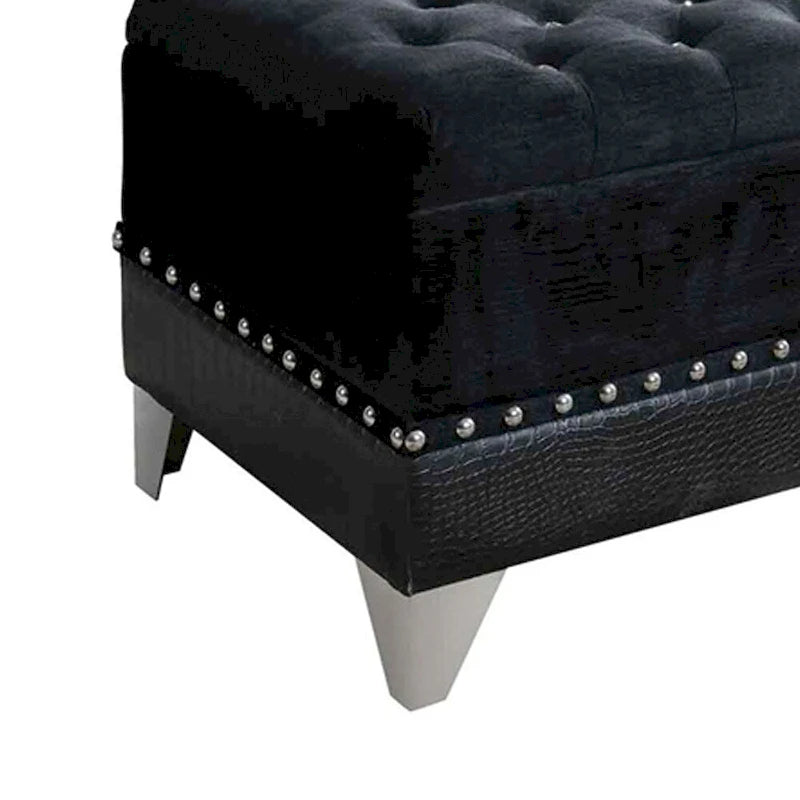 Banc de rangement avec assise capitonnée à boutons, clous décoratifs et pieds en métal