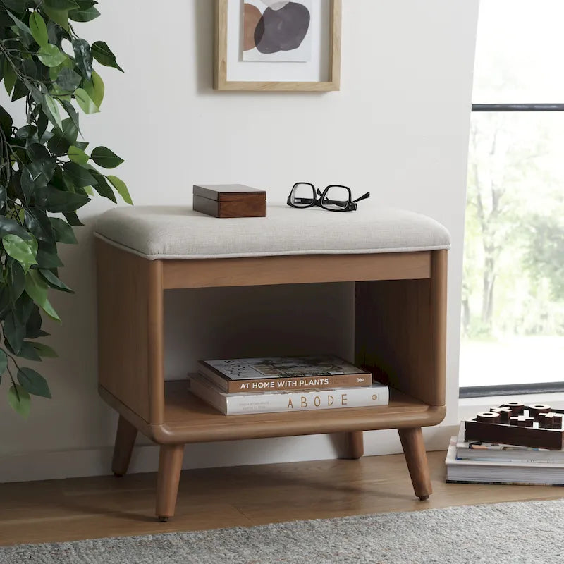 Banc rembourré avec étagère ouverte et pieds effilés