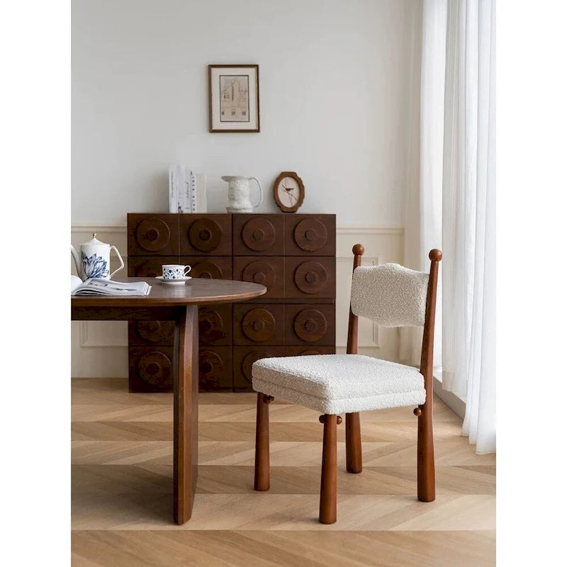 Chaise de salle à manger Wave avec dossier décoratif à boules